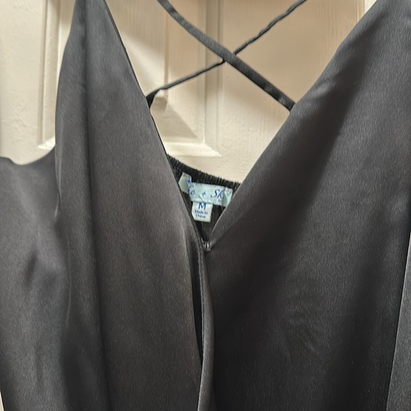 Top - Picture 2 of 3